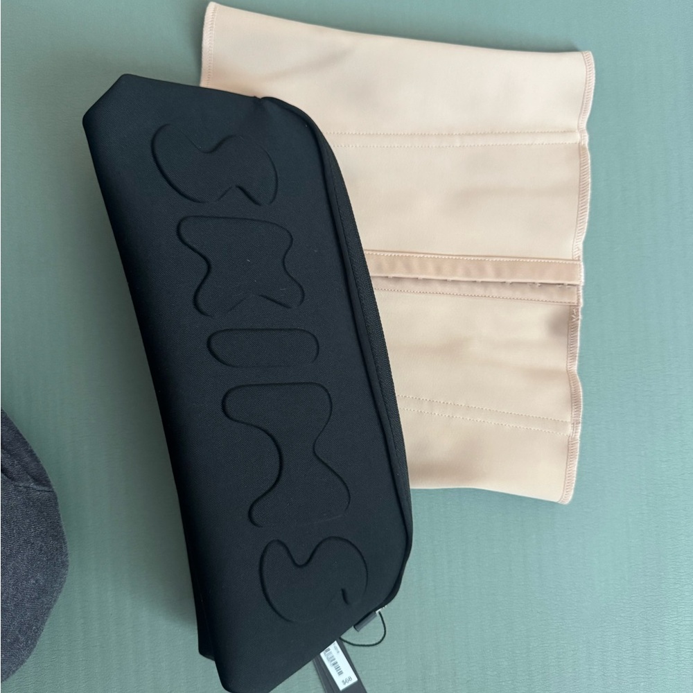 BRAND NEW SKIMS CORSET WAIST TRAINER WITH BAG